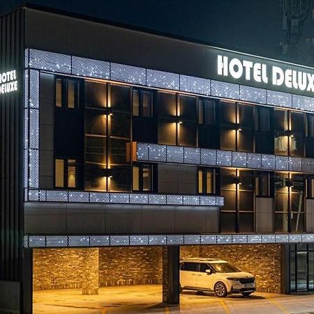 Deluxe Motel Geoje Bagian luar foto