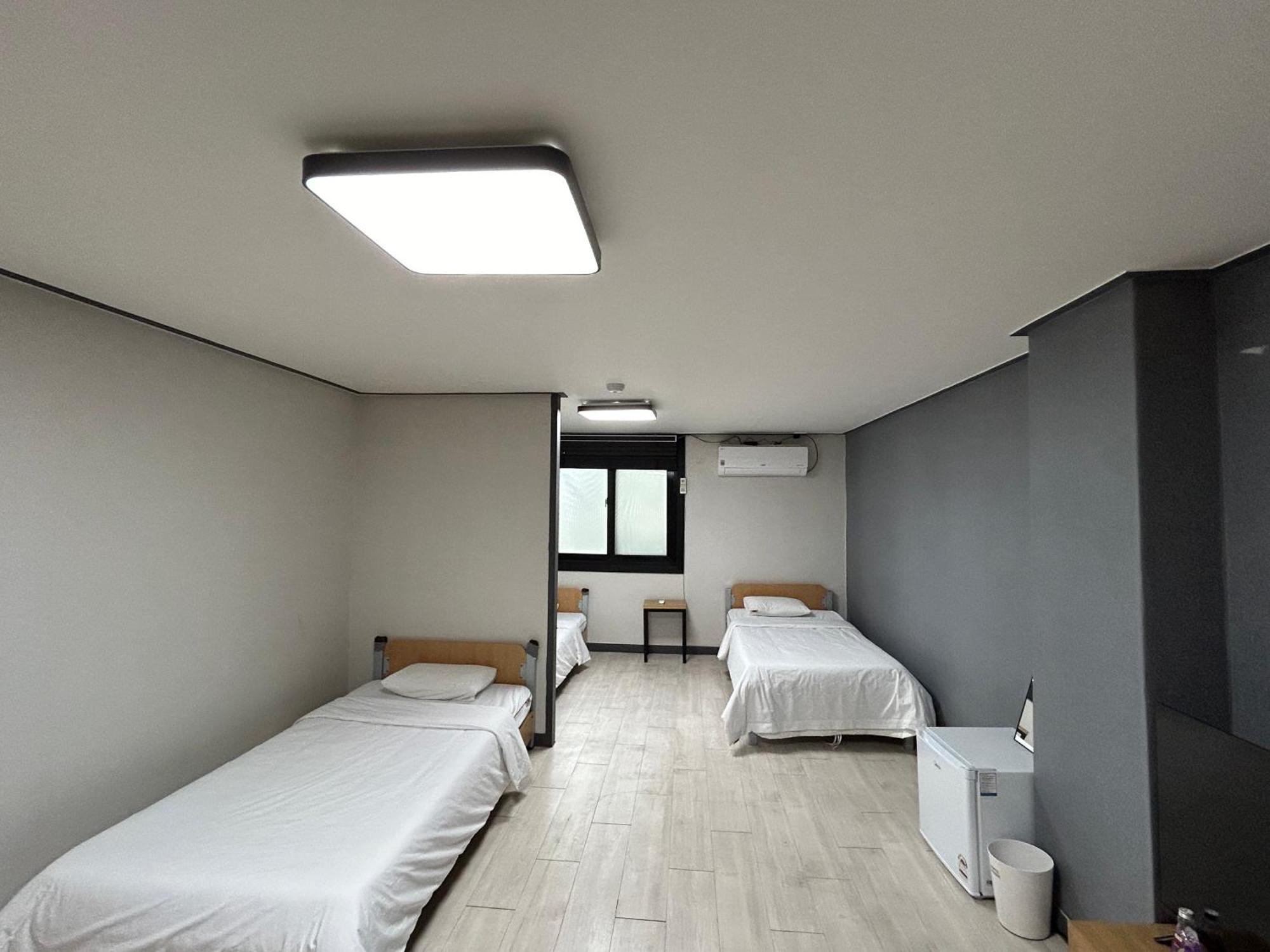 Deluxe Motel Geoje Ruang foto