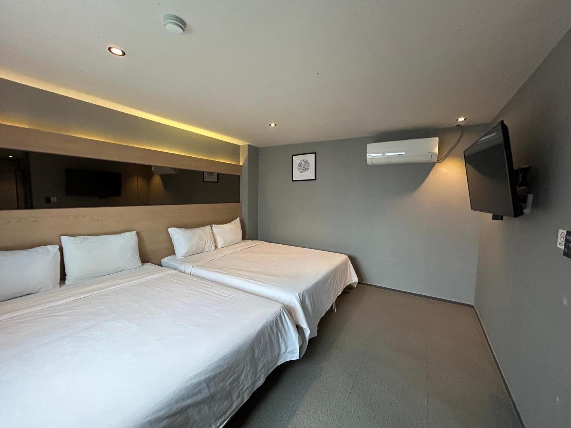 Deluxe Motel Geoje Bagian luar foto