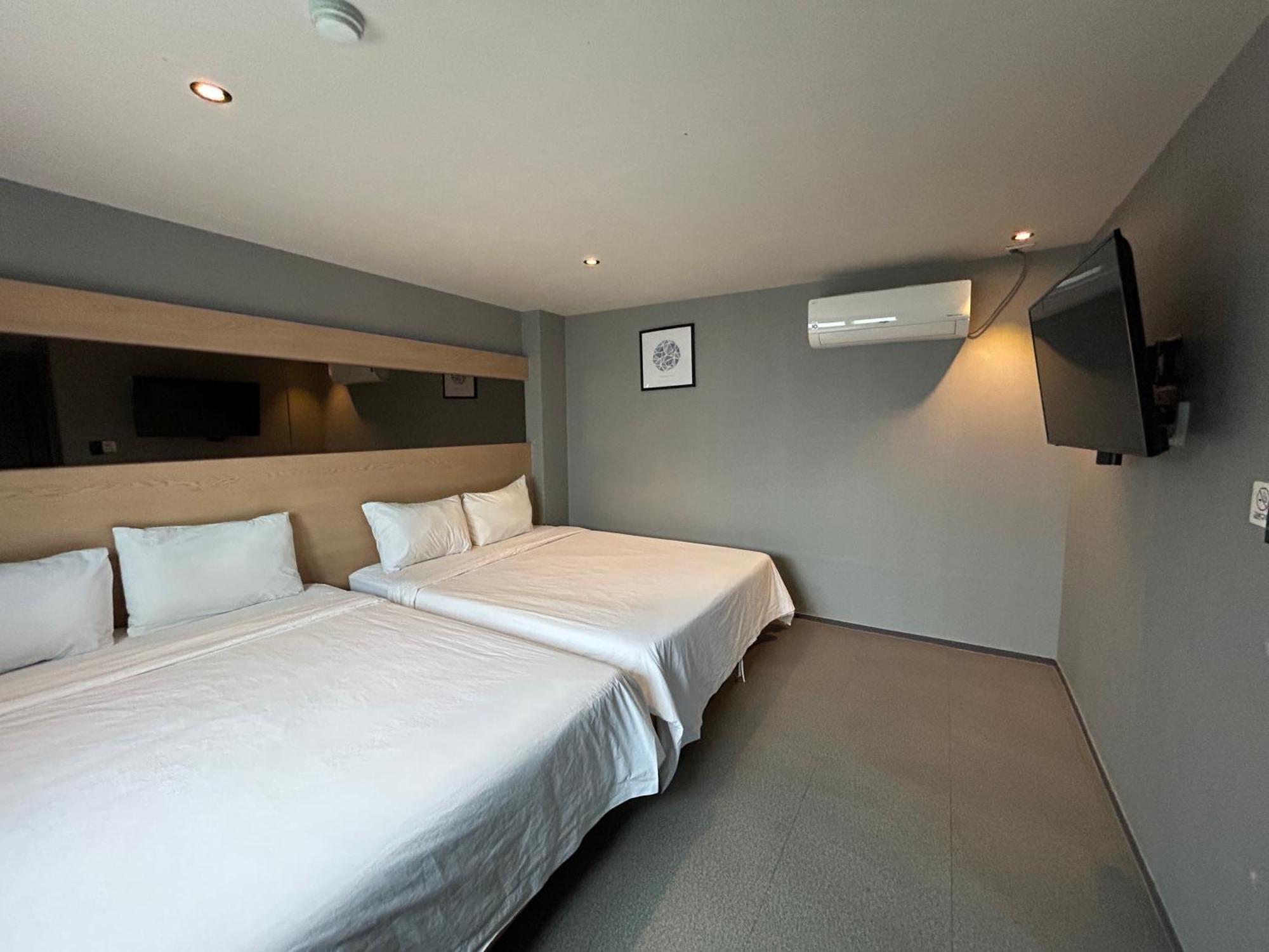 Deluxe Motel Geoje Bagian luar foto