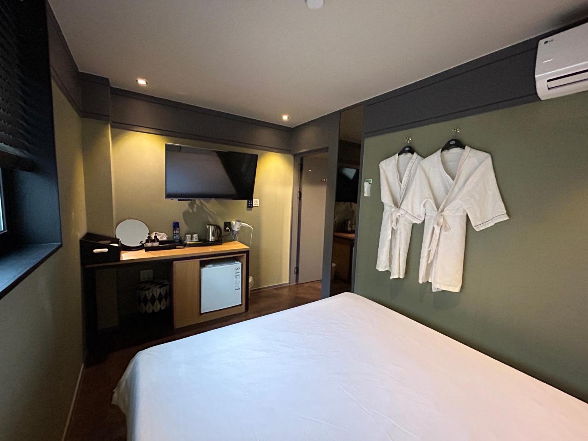 Deluxe Motel Geoje Bagian luar foto