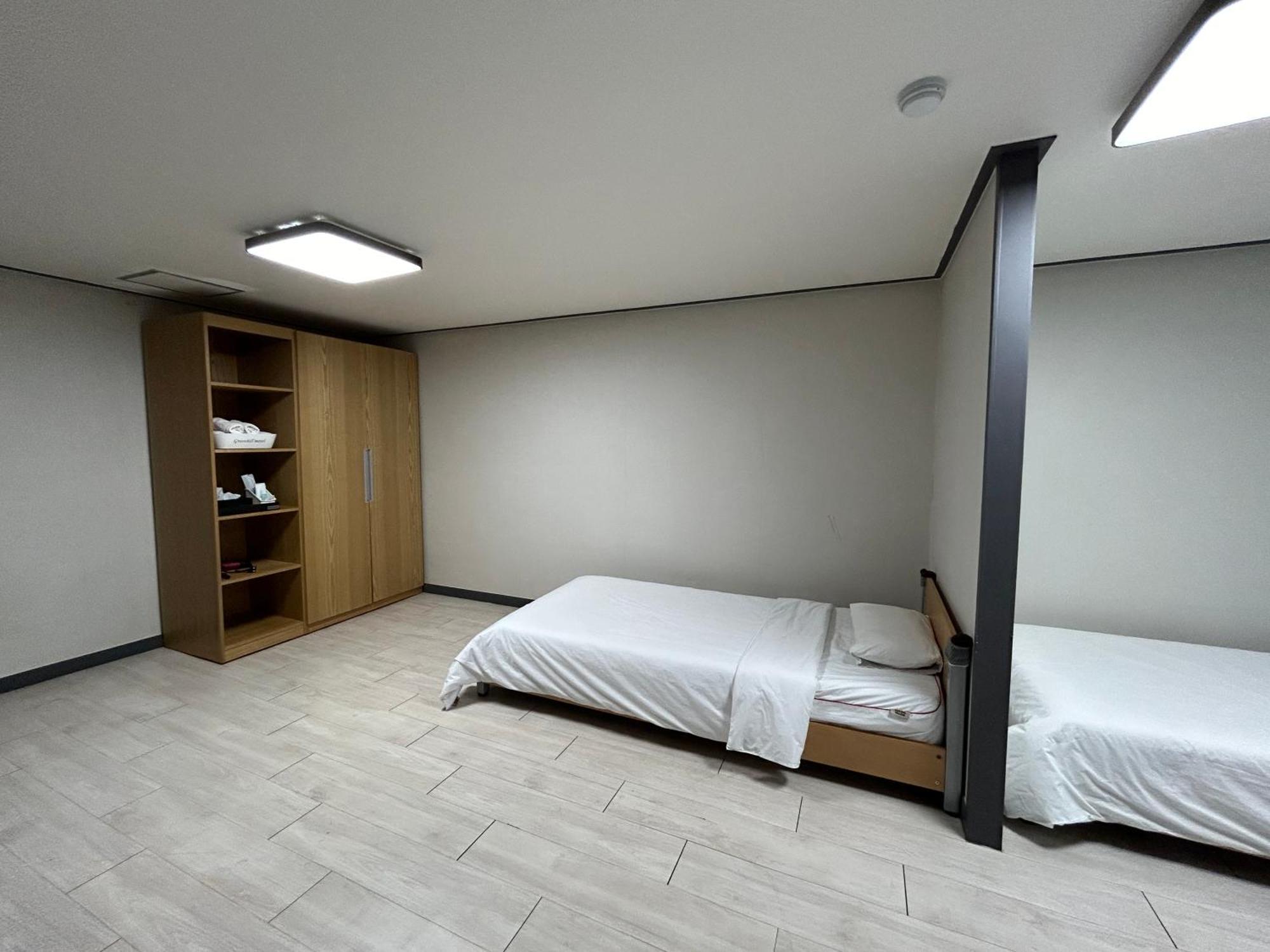 Deluxe Motel Geoje Ruang foto
