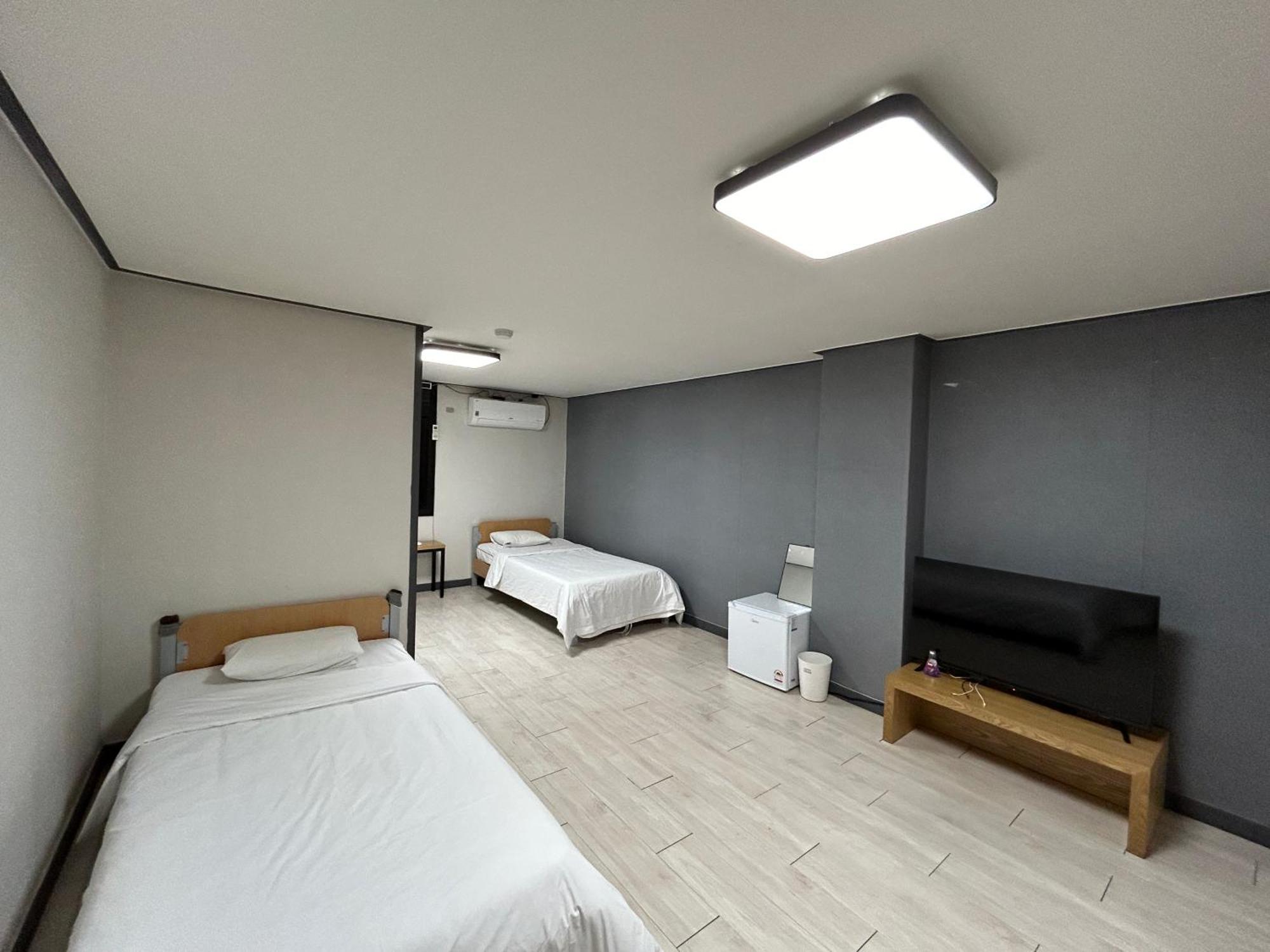 Deluxe Motel Geoje Ruang foto