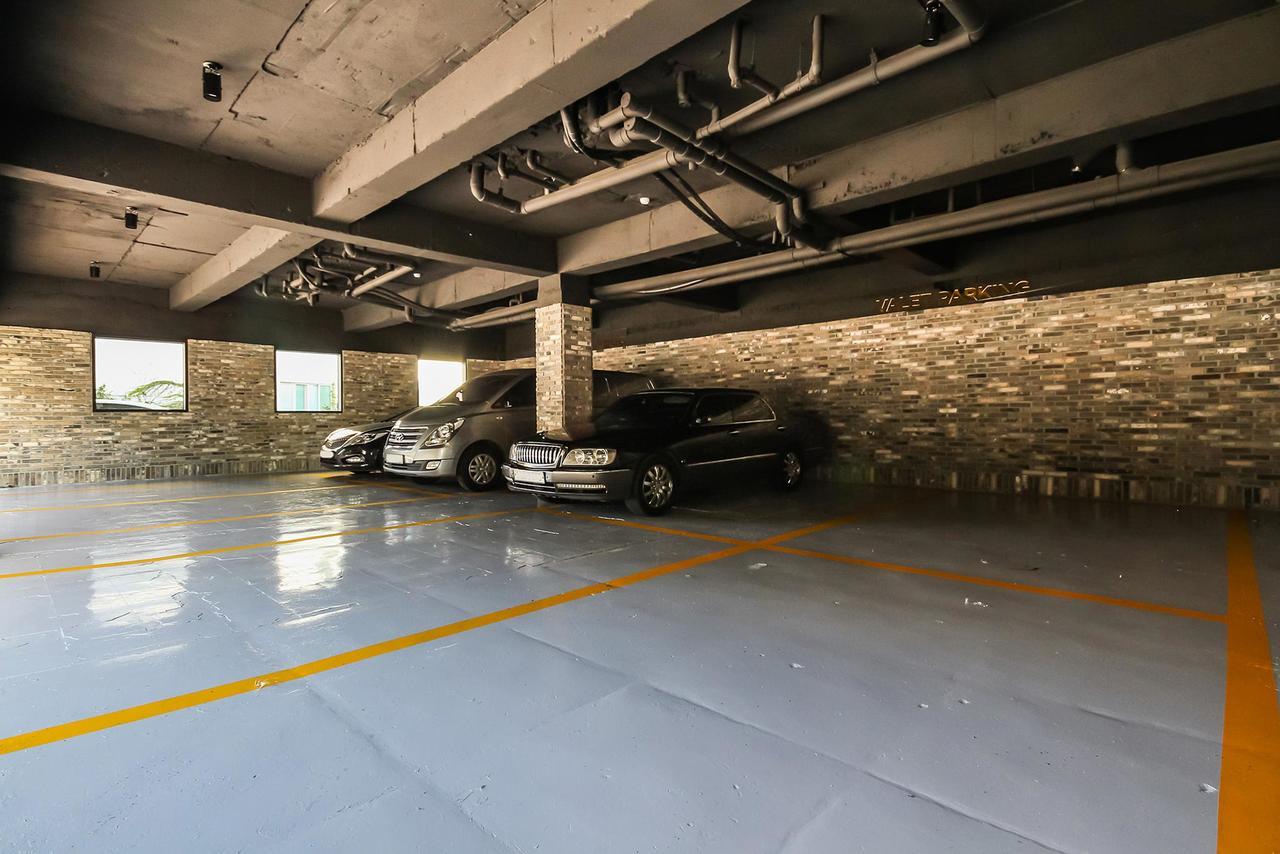 Deluxe Motel Geoje Bagian luar foto