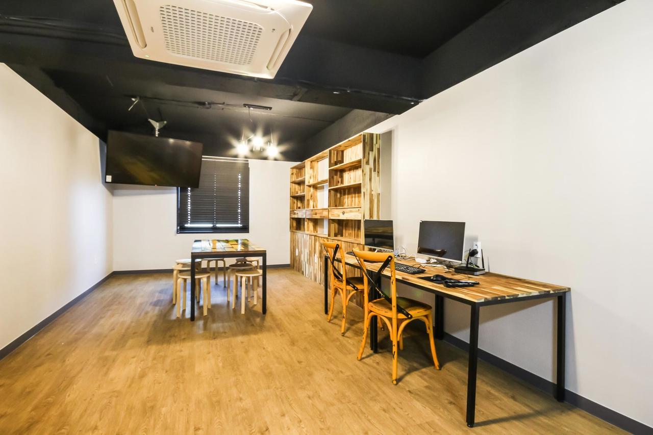 Deluxe Motel Geoje Bagian luar foto