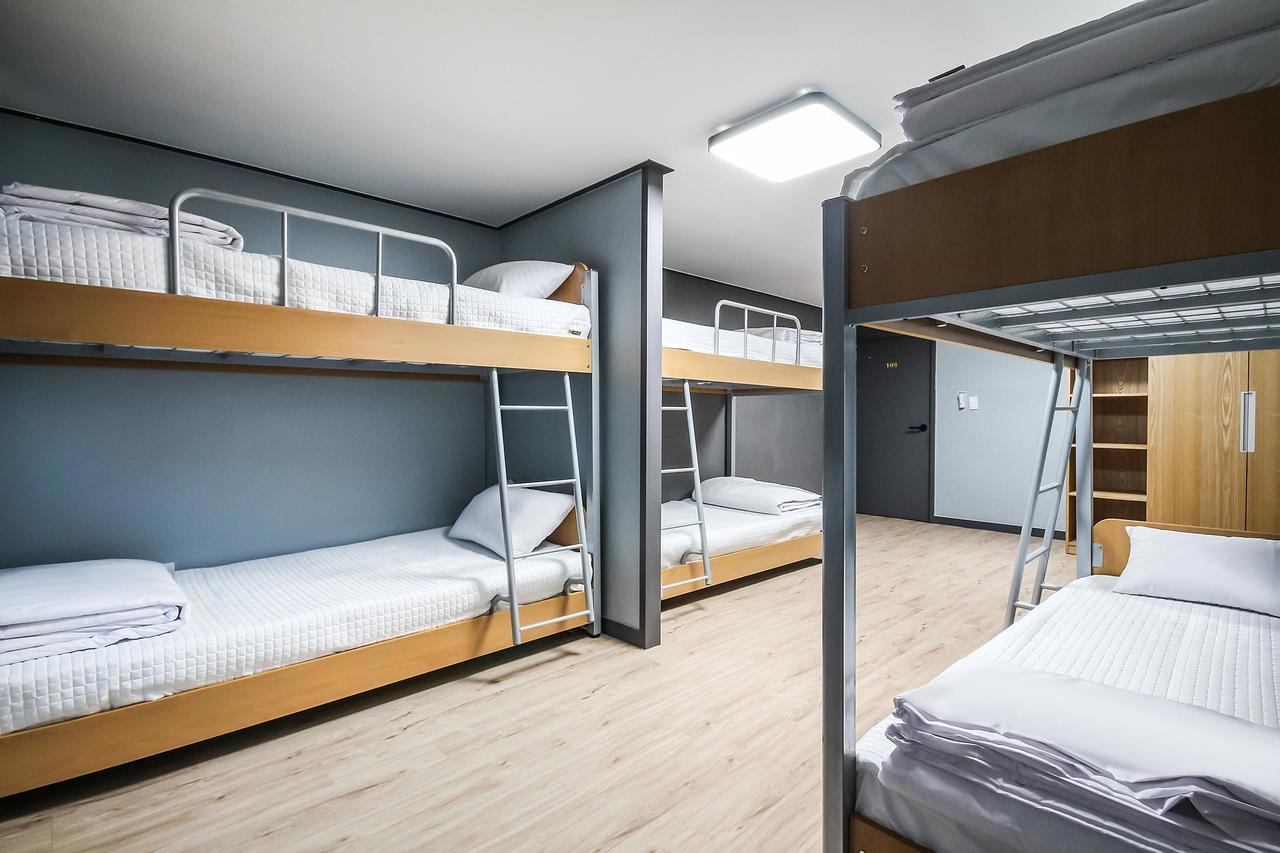 Deluxe Motel Geoje Bagian luar foto